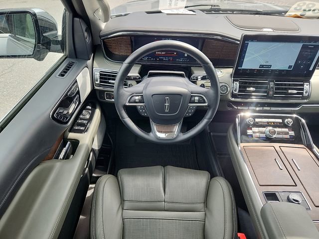 Used 2022 Lincoln Navigator Black Label AWD/4WD image 11