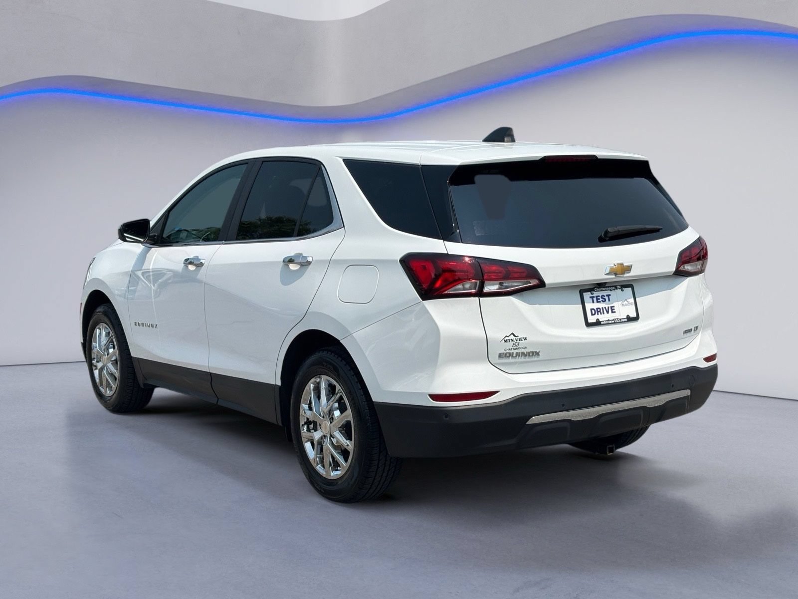 Used 2023 Chevrolet Equinox LT w/ LPO, Floor Liner Package AWD/4WD image 6