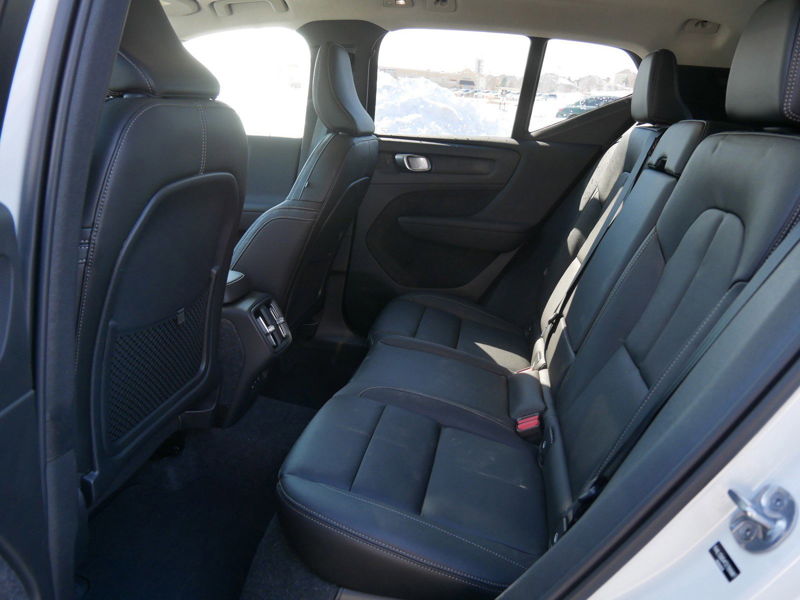 New 2026 Volvo XC40 B5 Plus w/ Climate Package AWD/4WD image 6