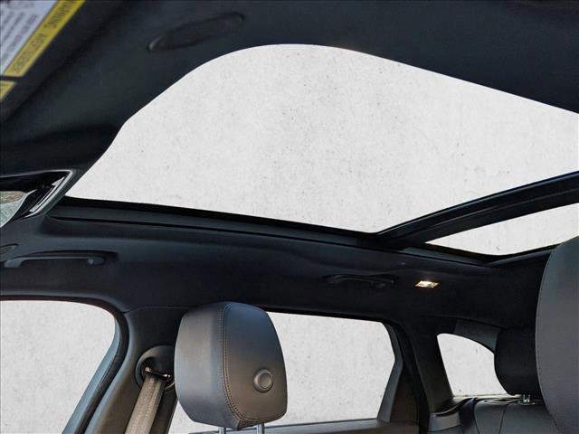 Used 2025 Land Rover Range Rover Velar Dynamic SE image 16