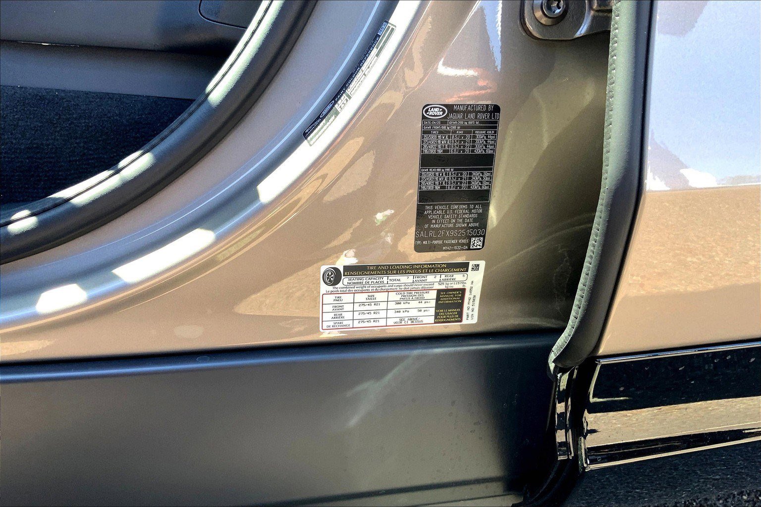 New 2025 Land Rover Discovery Dynamic SE image 14