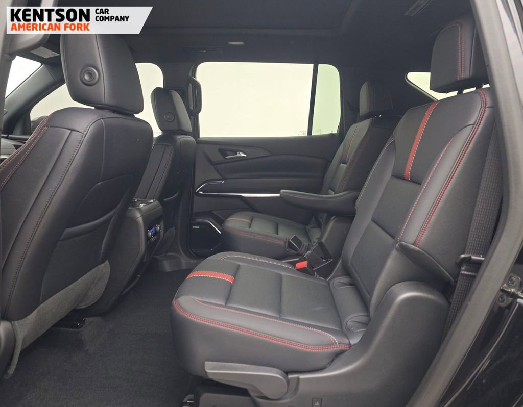 Used 2025 Chevrolet Traverse RS w/ LPO, Floor Liner Package image 6