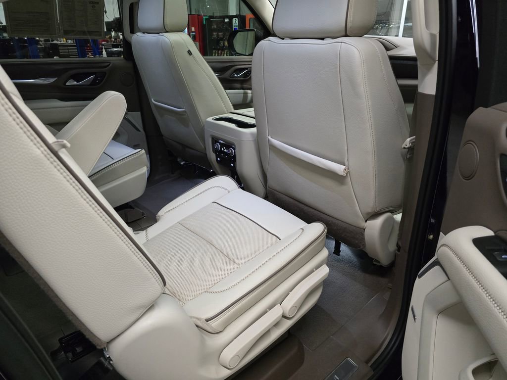 Used 2022 GMC Yukon XL Denali image 36
