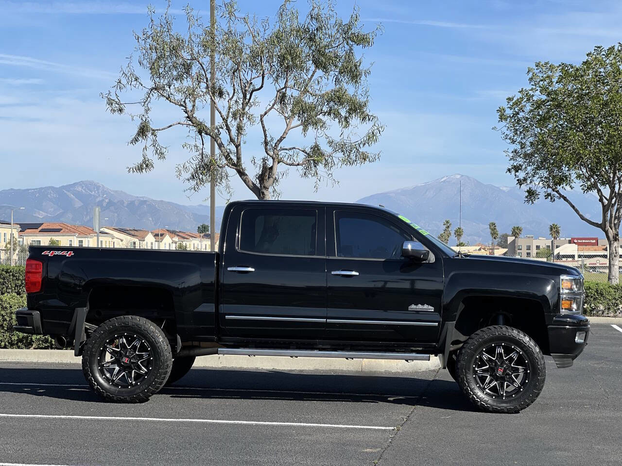 Used 2014 Chevrolet Silverado 1500 High Country w/ High Country Premium Package image 9