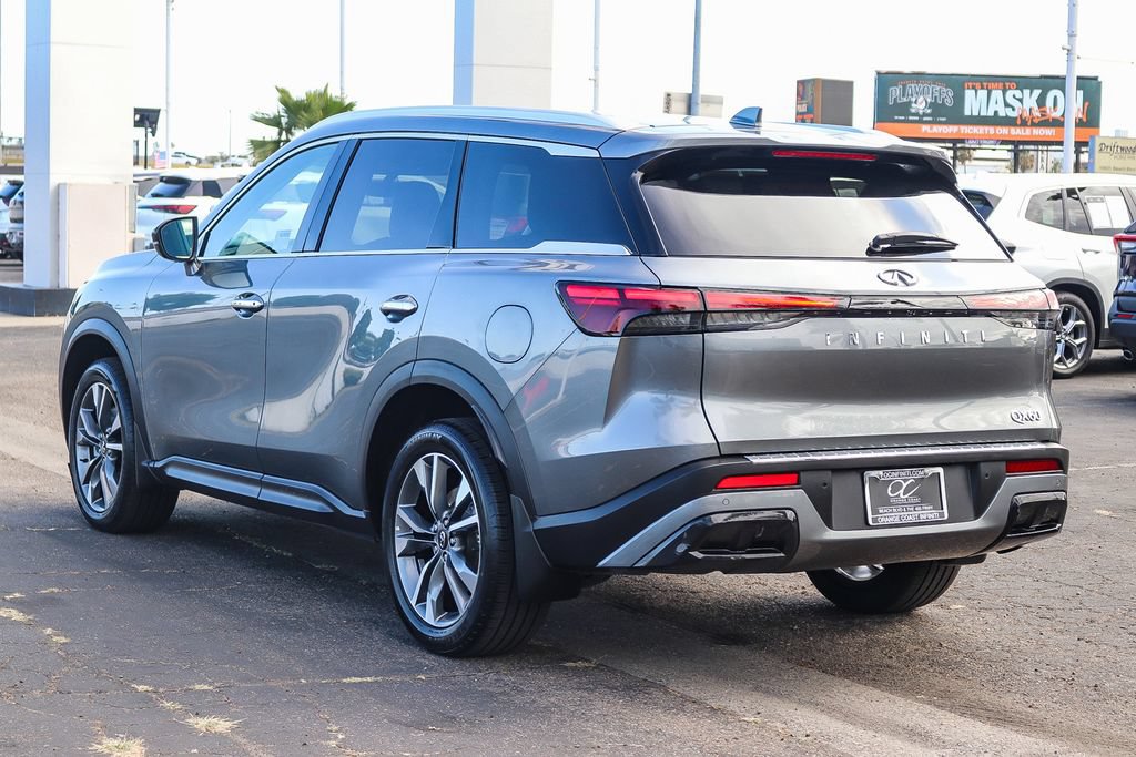 Certified 2023 INFINITI QX60 Luxe w/ Cargo Package FWD image 4