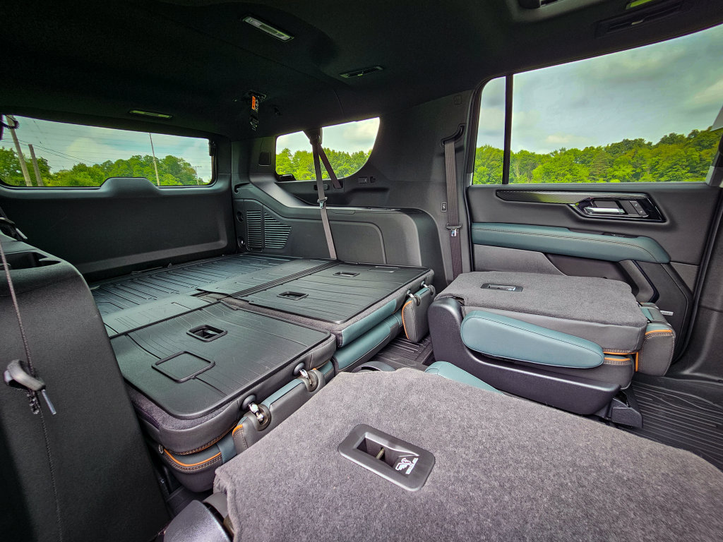 New 2026 GMC Yukon XL AT4 w/ AT4 Premium Plus Package AWD/4WD image 45