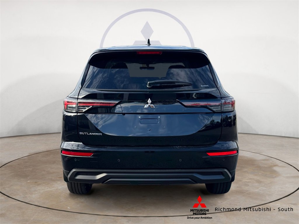 New 2026 Mitsubishi Outlander ES image 4
