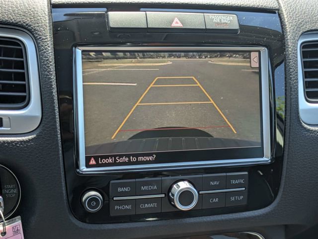 Used 2014 Volkswagen Touareg TDI image 23