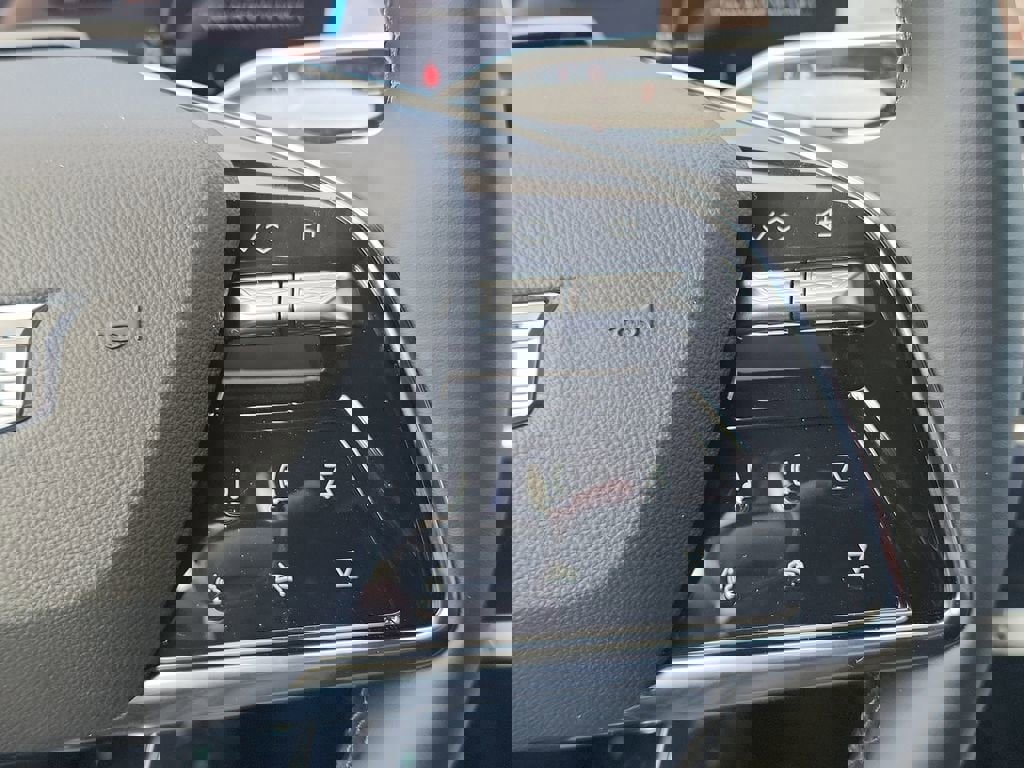 New 2026 Cadillac Lyriq Premium Luxury image 18