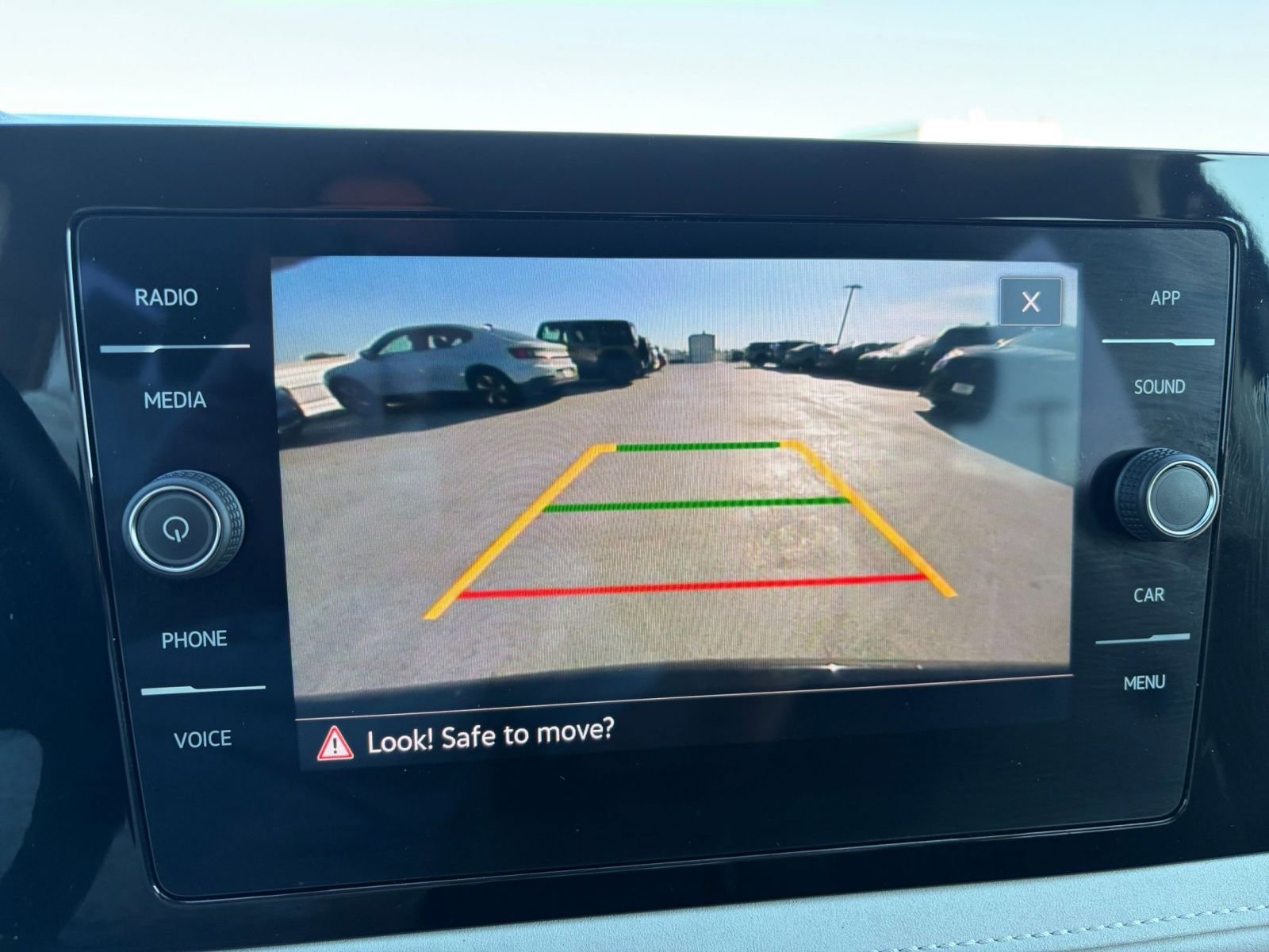 Used 2025 Volkswagen Taos SE image 24