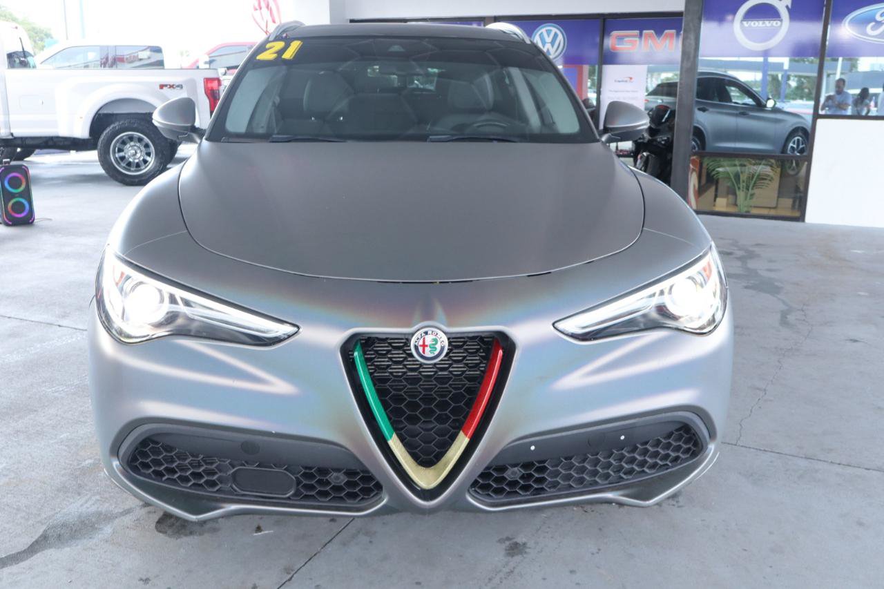 Used 2021 Alfa Romeo Stelvio Ti w/ Nero Edizione AWD/4WD image 13