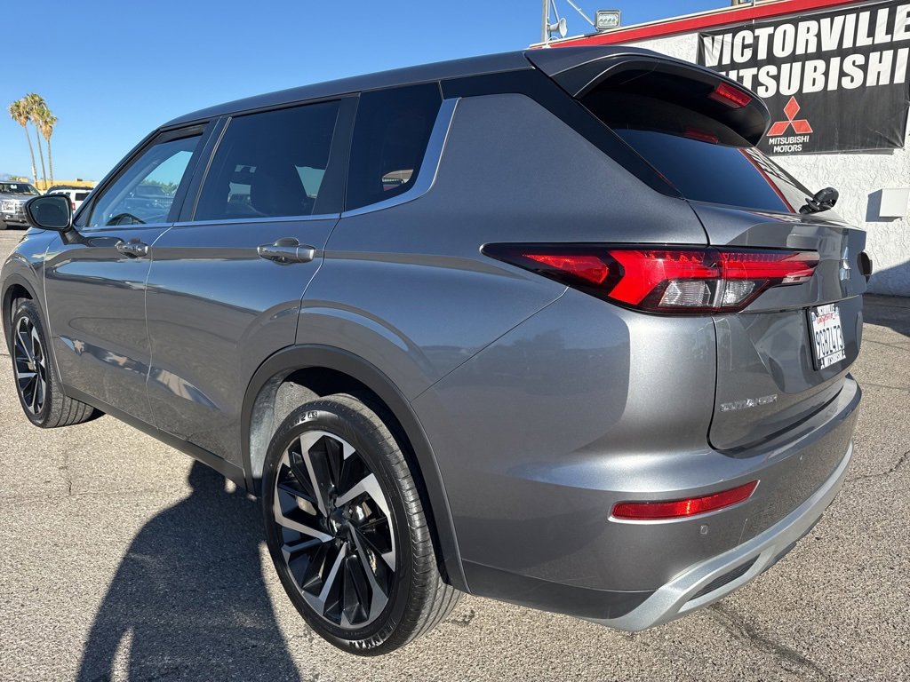 Used 2023 Mitsubishi Outlander SE image 5