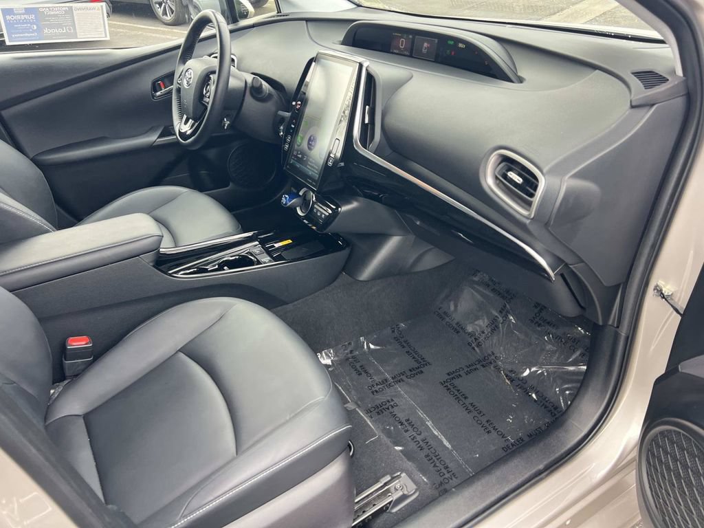 Used 2022 Toyota Prius Prime XLE FWD image 30