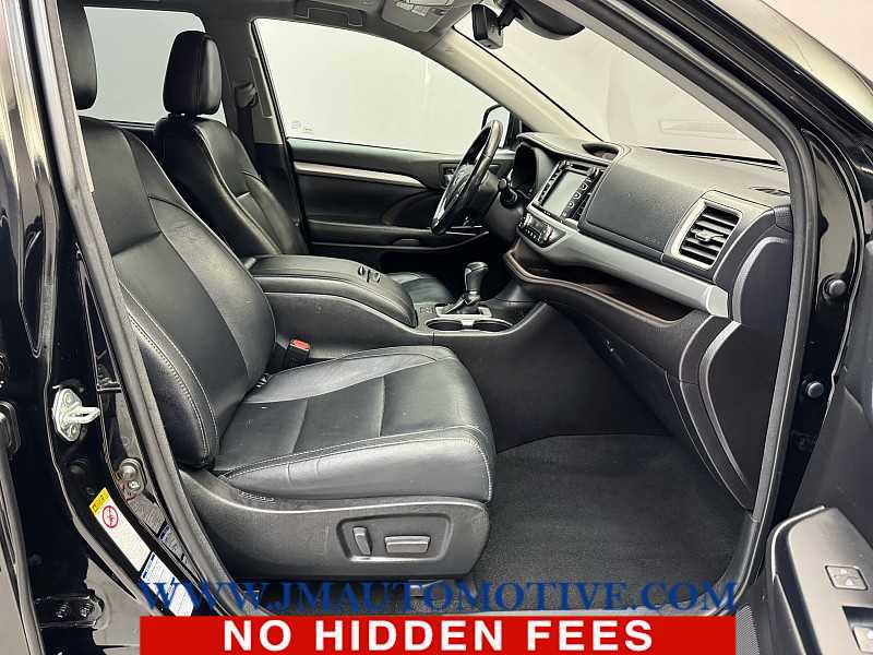 Used 2018 Toyota Highlander XLE image 22