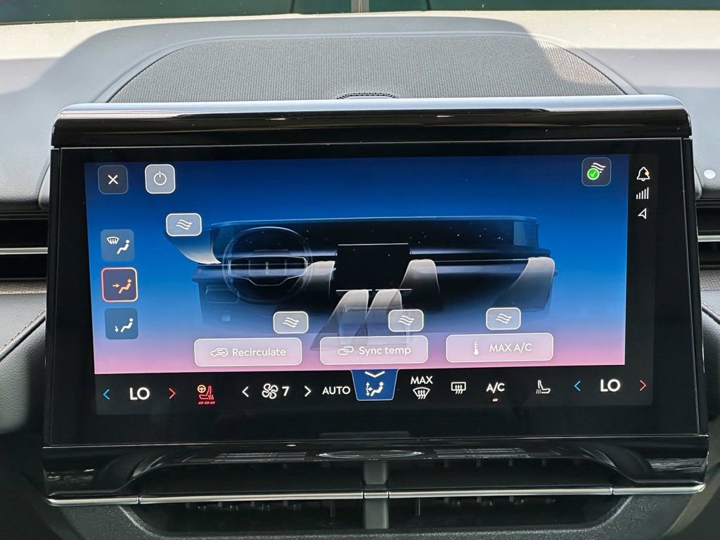 New 2026 Lincoln Nautilus Premier w/ Equipment Group 102A AWD/4WD image 13