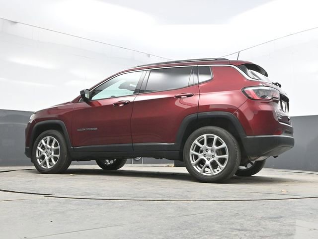 Used 2022 Jeep Compass Latitude AWD/4WD image 36