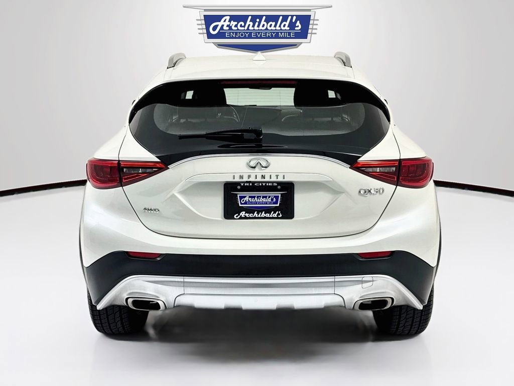 Used 2018 INFINITI QX30 AWD image 5