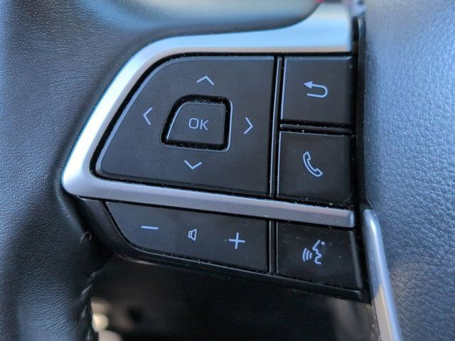 Used 2024 Toyota Highlander LE image 20