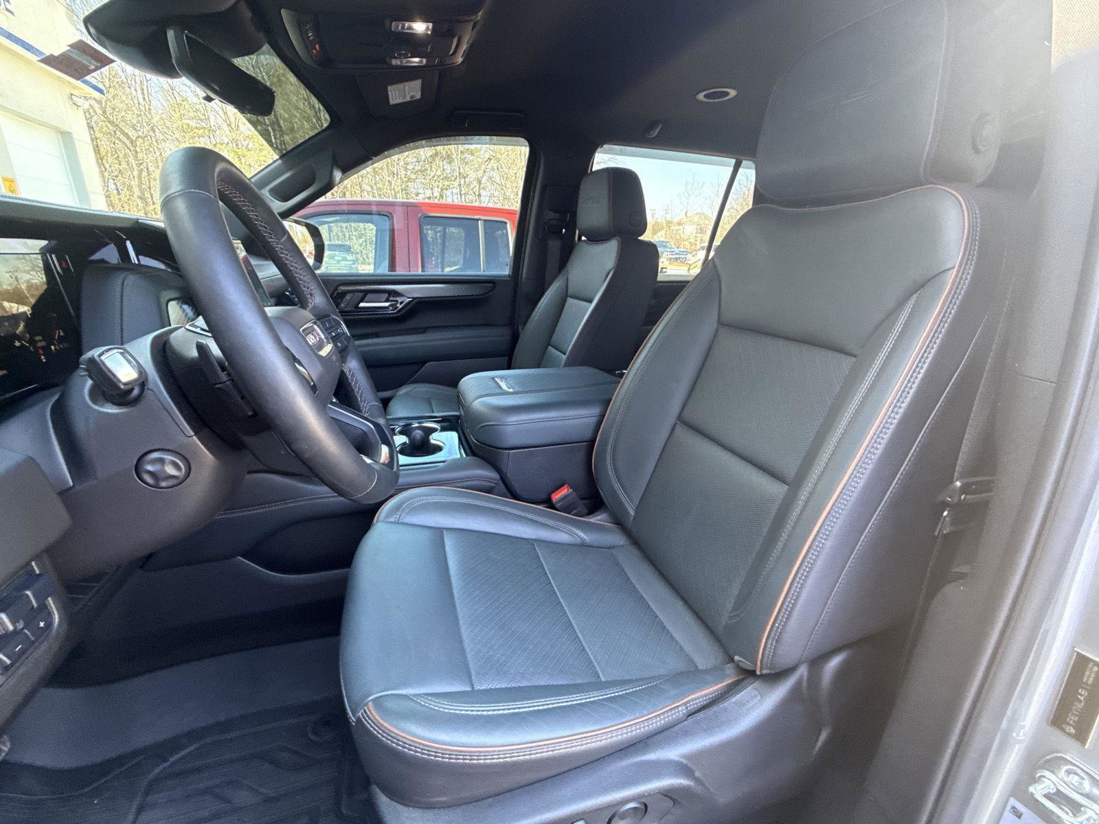 Used 2025 GMC Yukon AT4 w/ Premium Trailering Package image 12