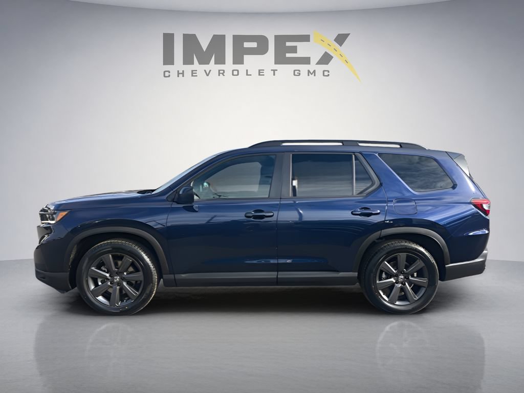 Used 2025 Honda Pilot Sport image 2