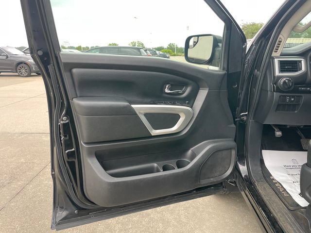 Used 2018 Nissan Titan SV w/ SV Convenience Package AWD/4WD image 20