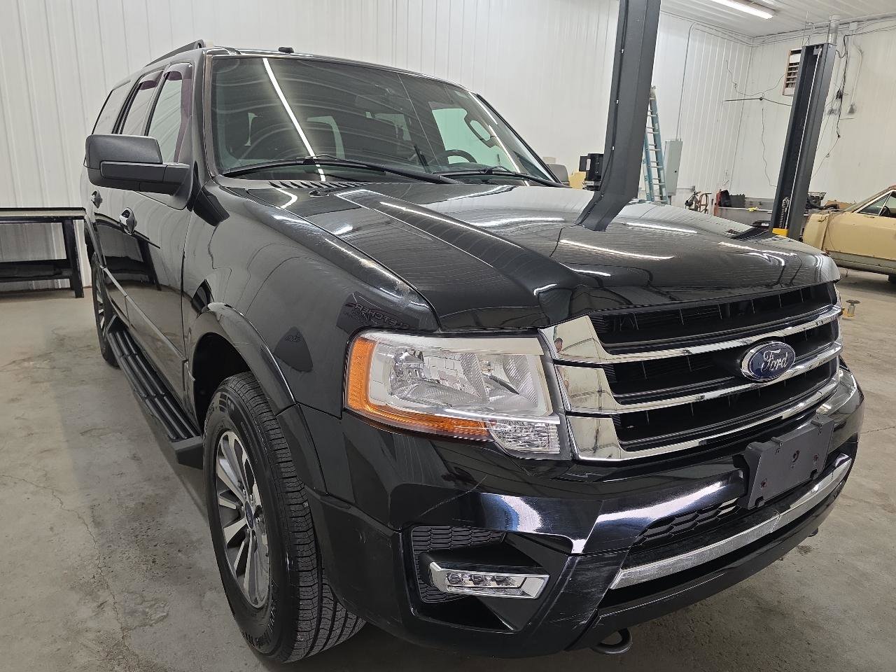 Used 2016 Ford Expedition XLT AWD/4WD image 13