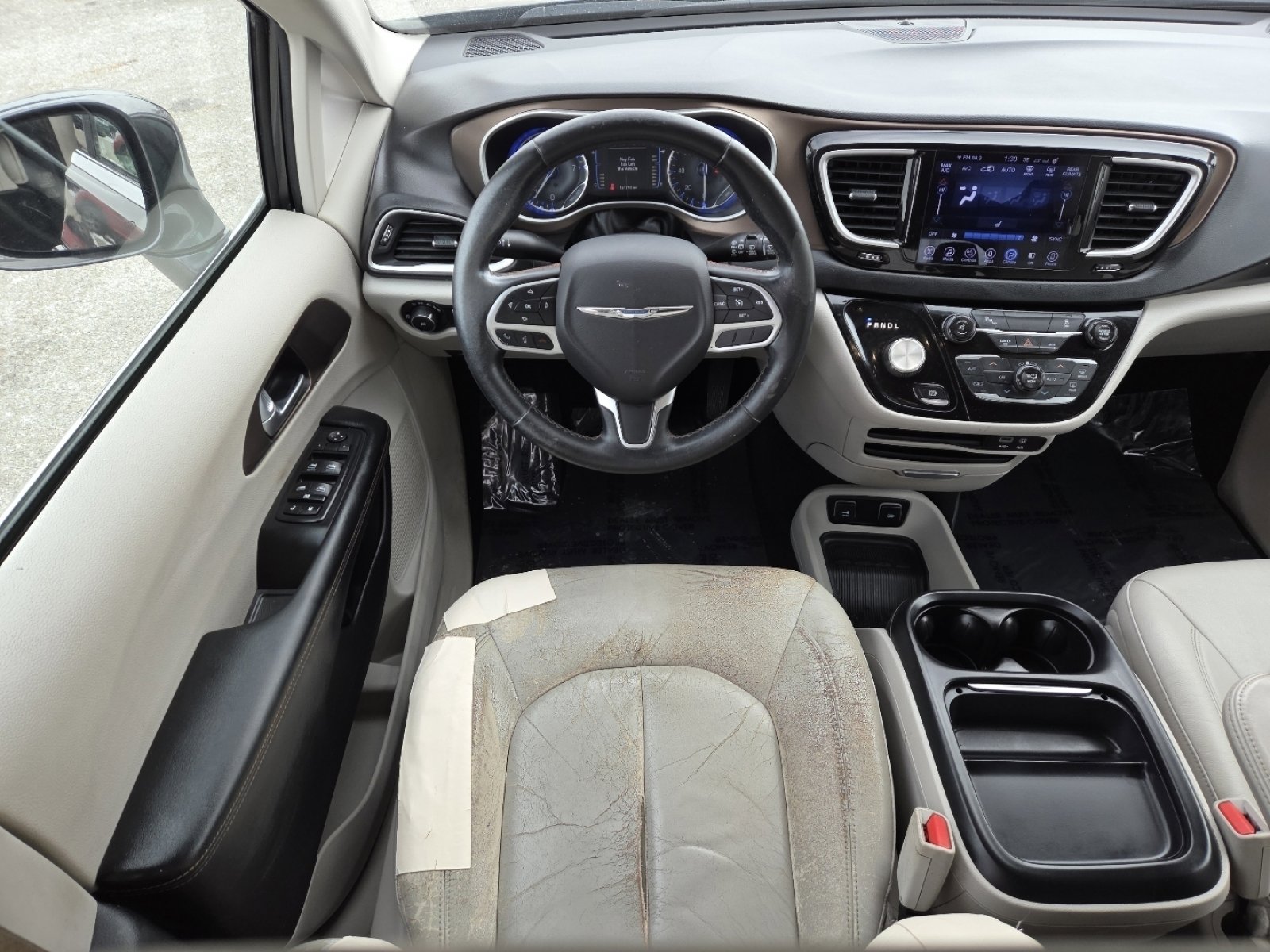 Used 2017 Chrysler Pacifica Touring-L w/ Tire & Wheel Group image 23