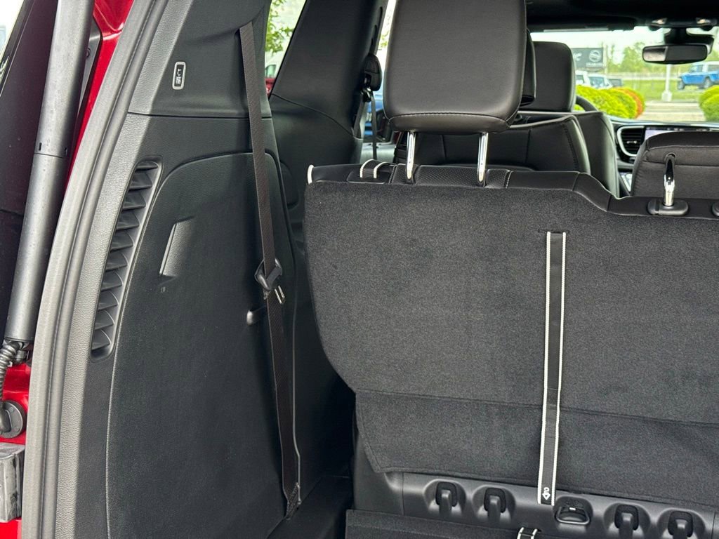 New 2027 Chrysler Pacifica Limited FWD image 49