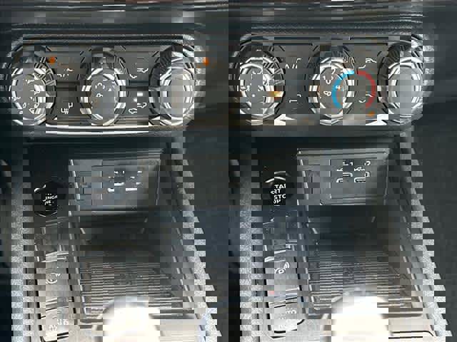 Certified 2025 Nissan Kicks SV image 21