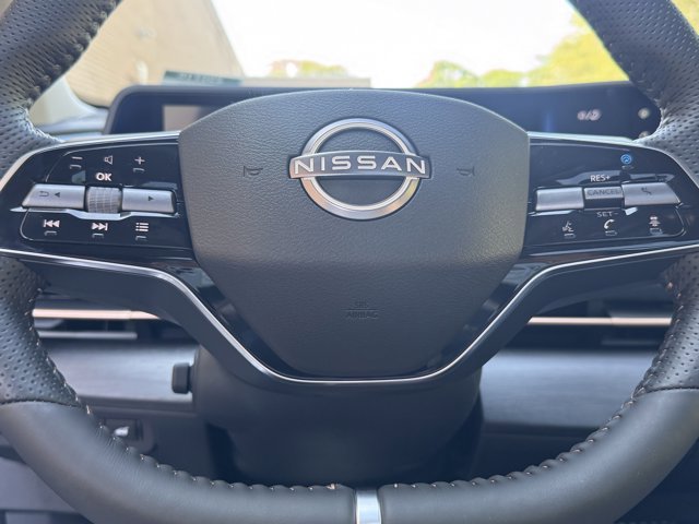 New 2025 Nissan Ariya Platinum image 9
