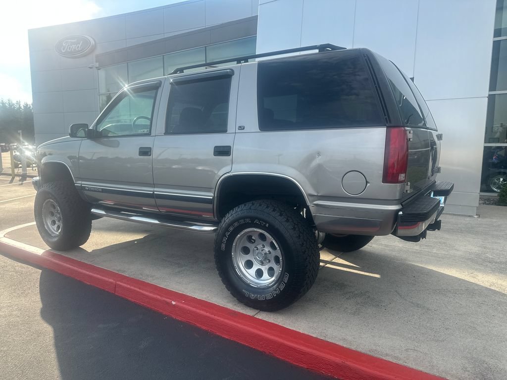 Used 1999 Chevrolet Tahoe Z71 w/ Comfort & Security Pkg AWD/4WD image 2