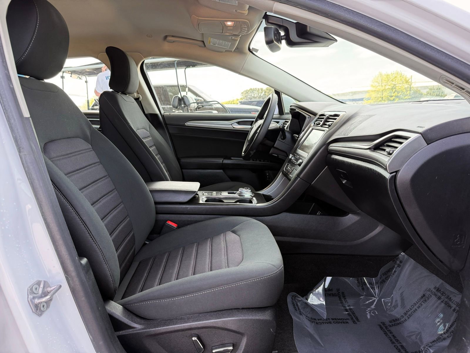 Used 2019 Ford Fusion SE FWD image 21