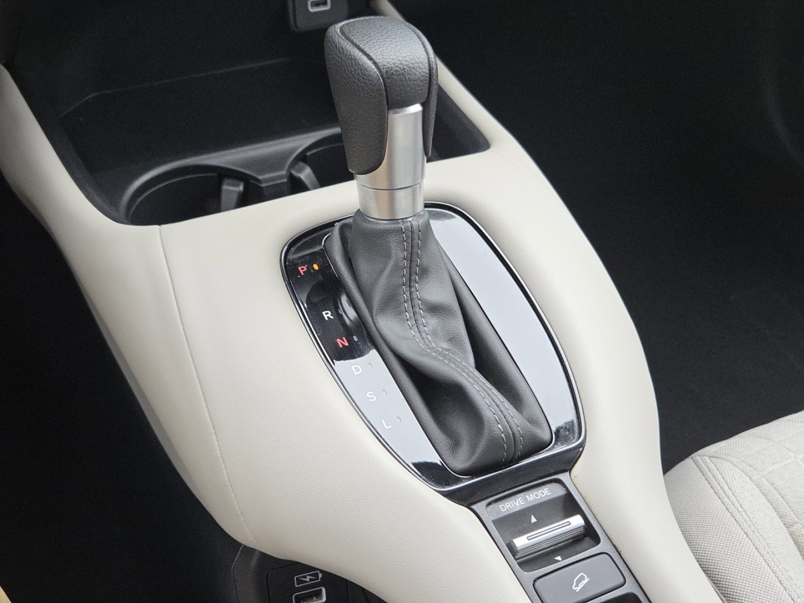 Certified 2023 Honda HR-V LX image 29