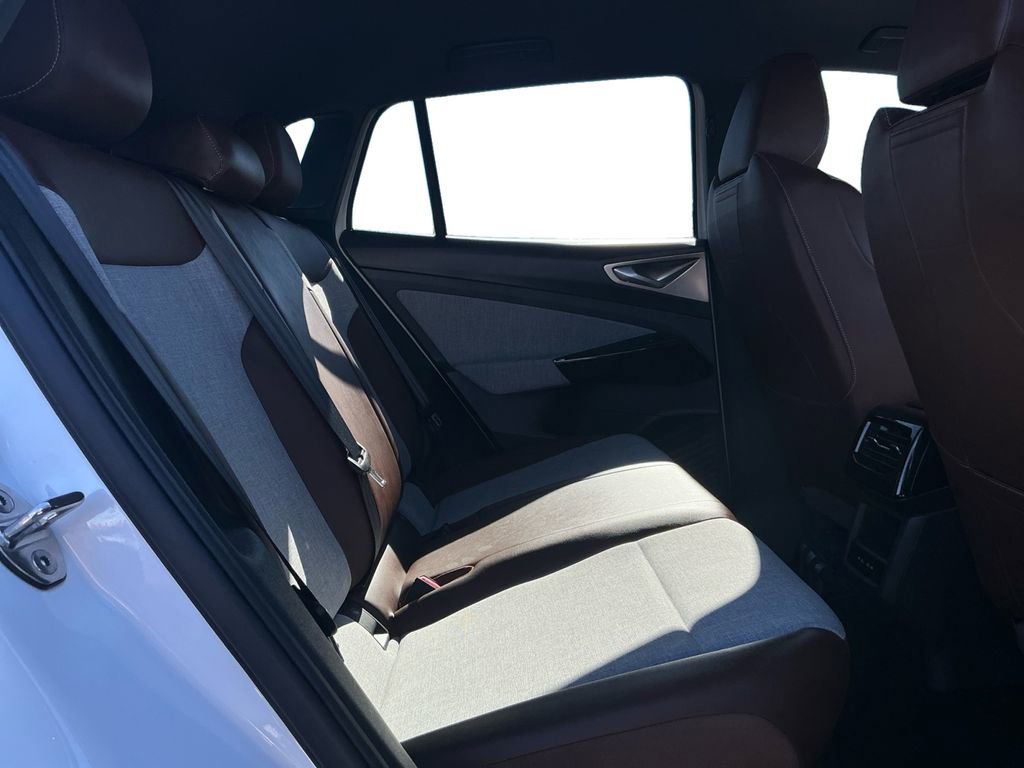 Used 2023 Volkswagen ID.4 Pro image 18