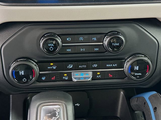 Used 2023 Ford Bronco Wildtrak image 16