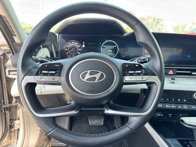 Certified 2024 Hyundai Elantra Limited image 19