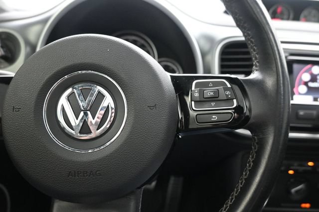 Used 2013 Volkswagen Beetle R-Line FWD image 24