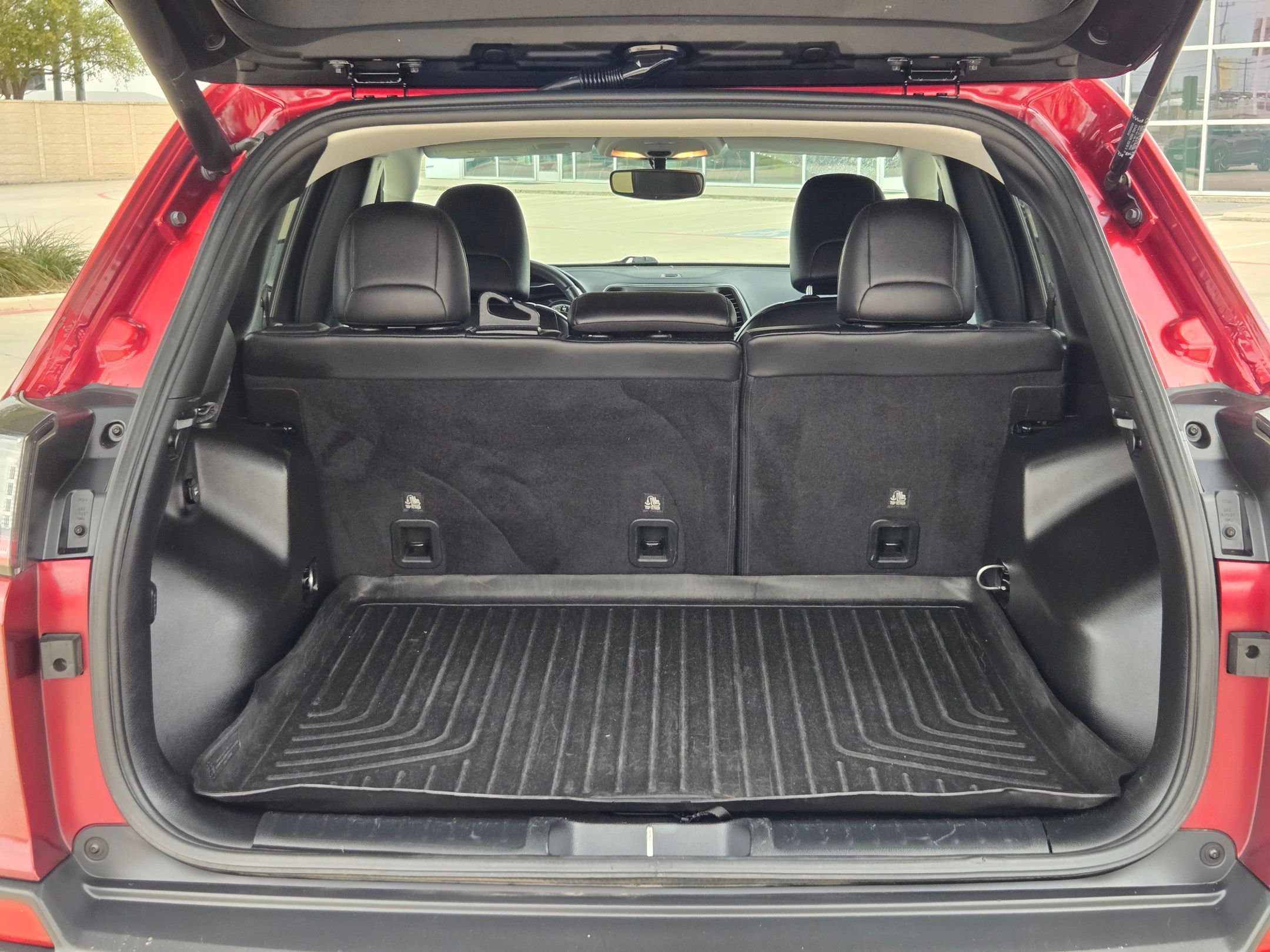 Used 2020 Jeep Cherokee Latitude Plus image 25