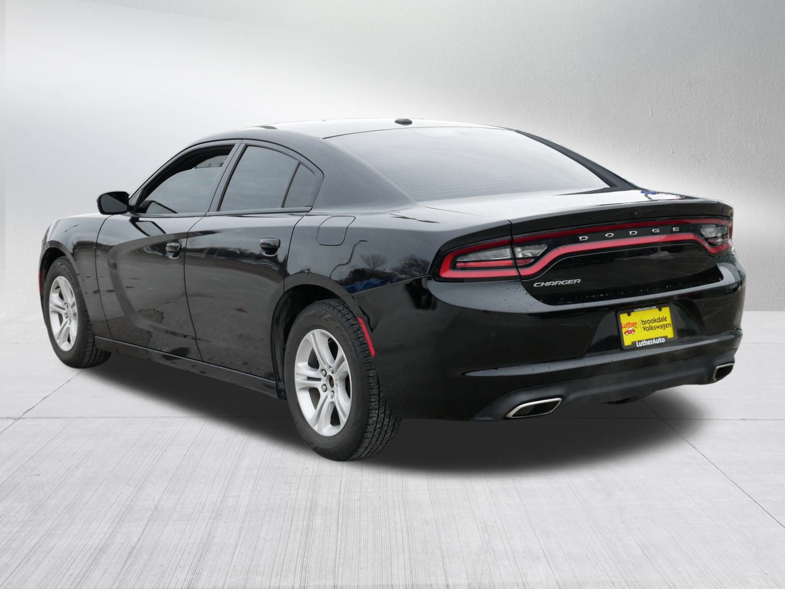 Used 2019 Dodge Charger SXT image 5