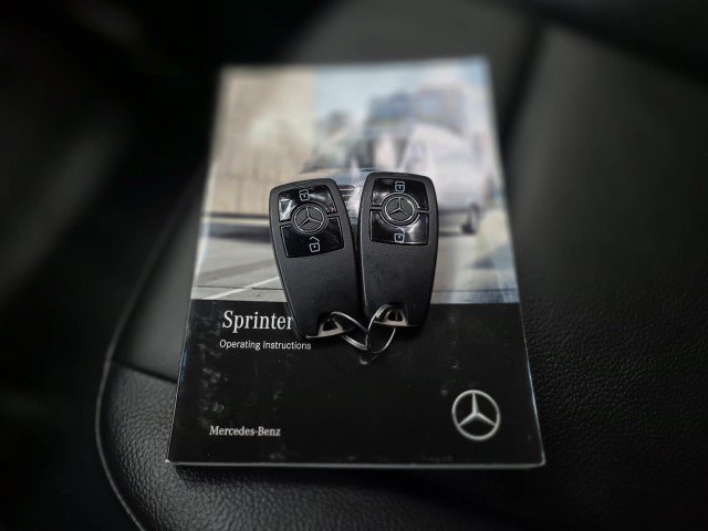 Used 2022 Mercedes-Benz Sprinter 2500 image 33