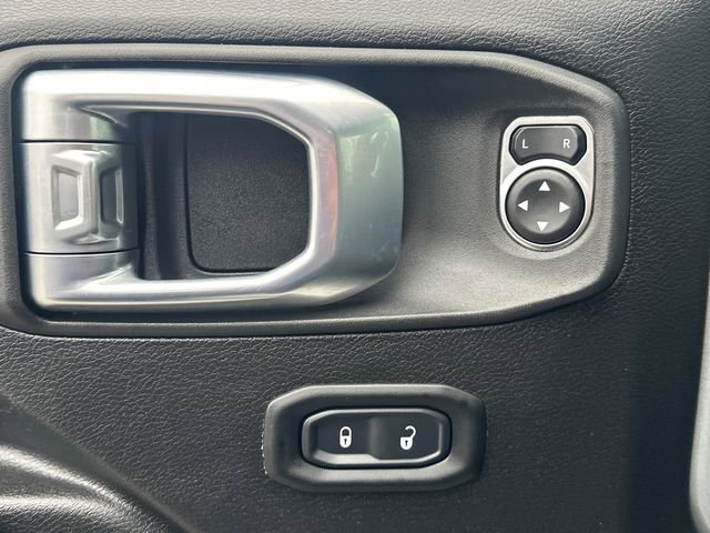 Used 2022 Jeep Gladiator Mojave w/ Cold Weather Group image 23