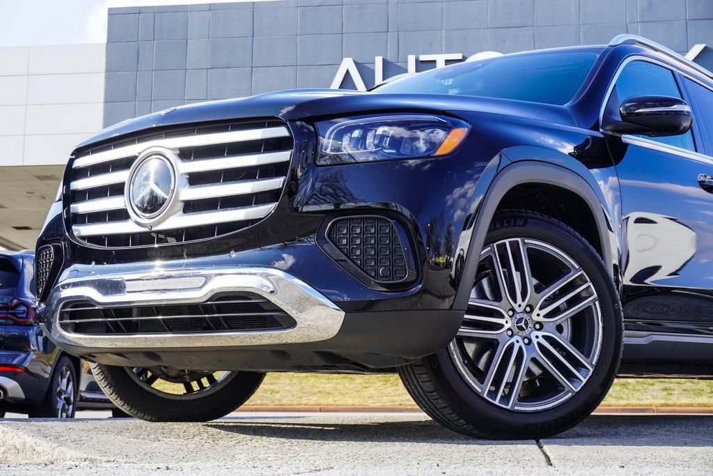 Used 2025 Mercedes-Benz GLS 450 4MATIC image 2