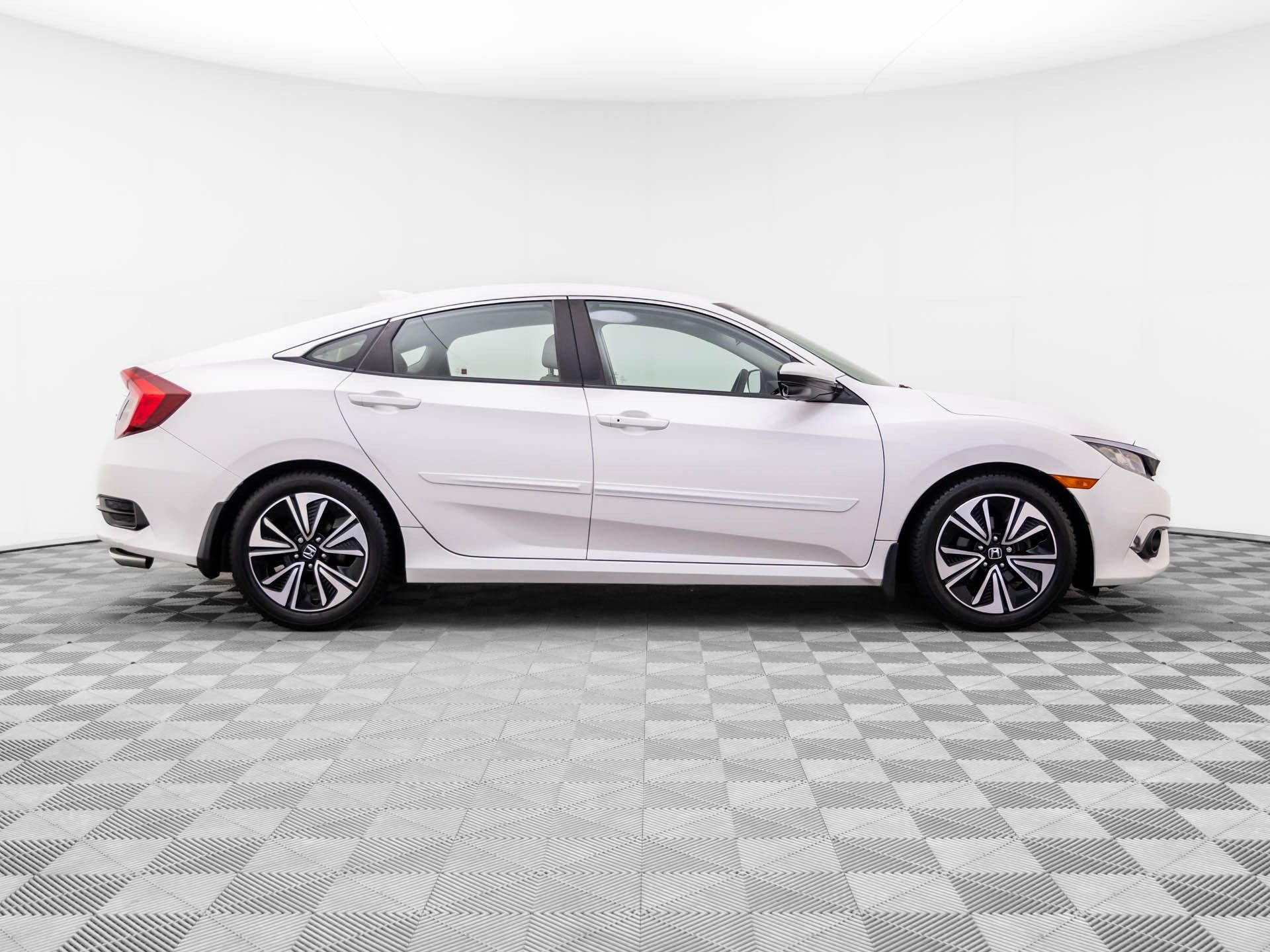 Used 2016 Honda Civic EX-T image 6