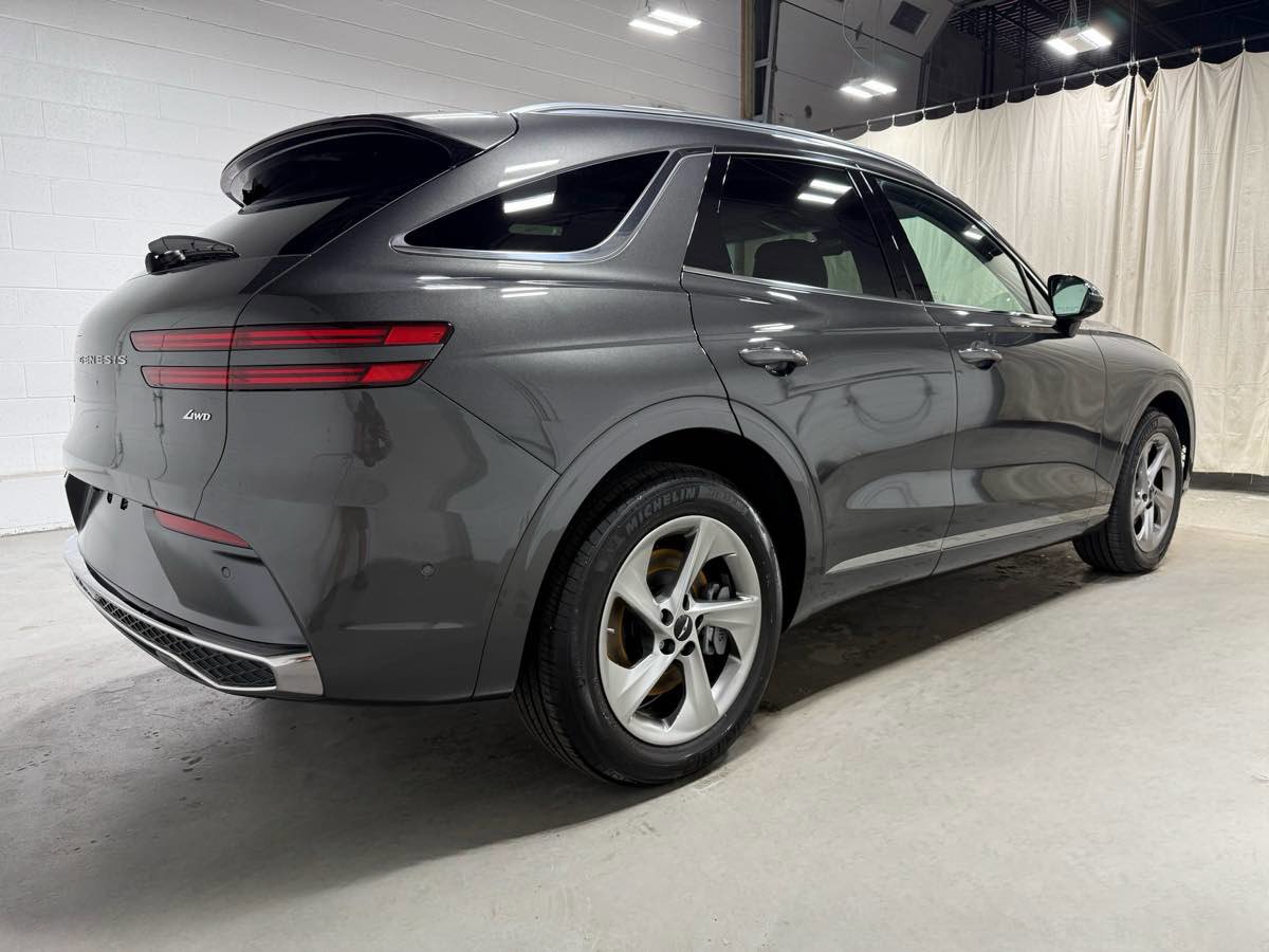 Used 2026 Genesis GV70 2.5T Advanced AWD/4WD image 4