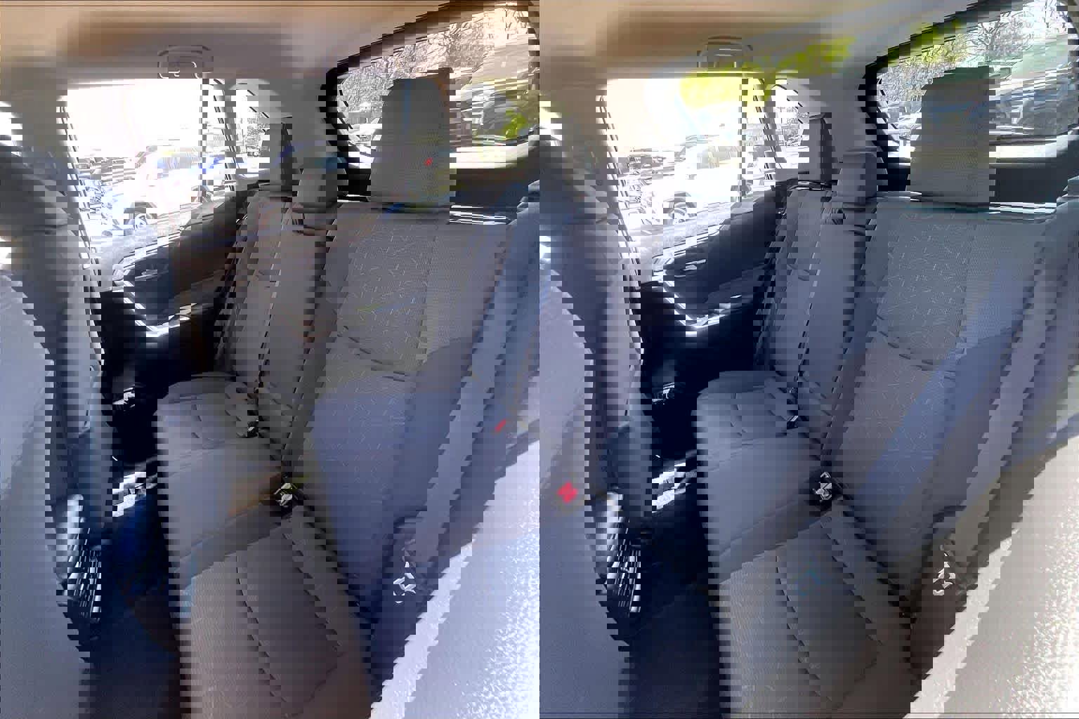 Used 2025 Toyota RAV4 XLE image 20