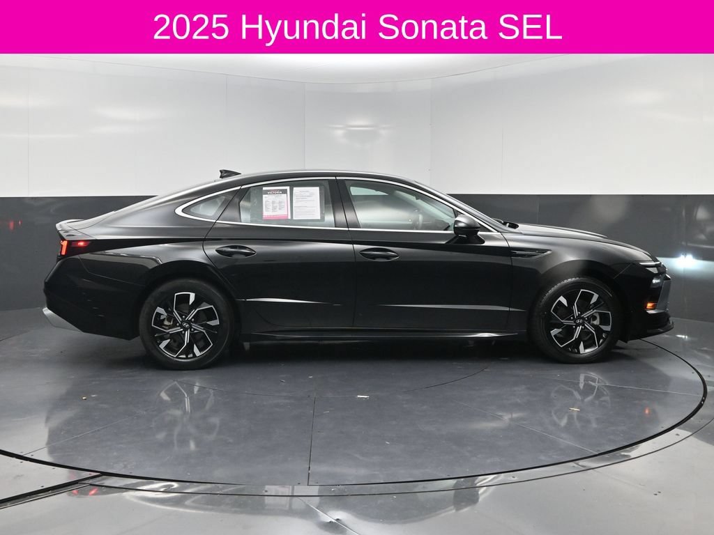 Used 2025 Hyundai Sonata SEL FWD image 4
