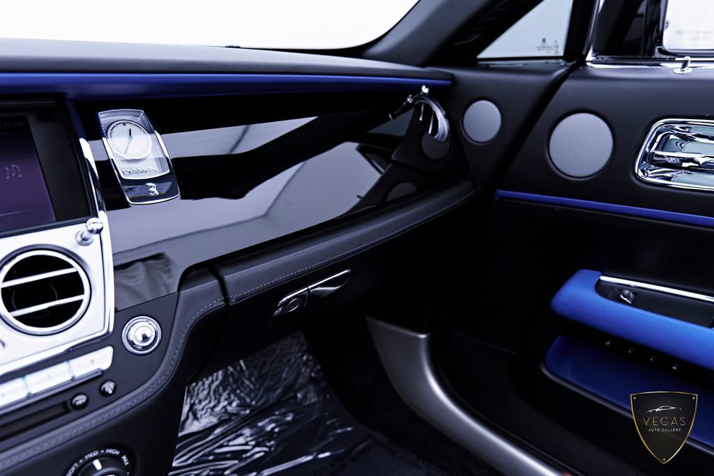 Used 2019 Rolls-Royce Dawn RWD image 93