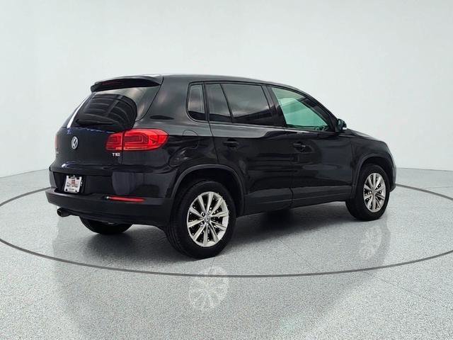 Used 2017 Volkswagen Tiguan Limited w/ Alloy Wheels Package image 8