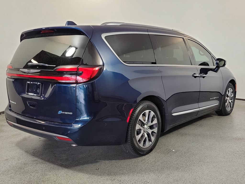Used 2022 Chrysler Pacifica Pinnacle FWD image 6