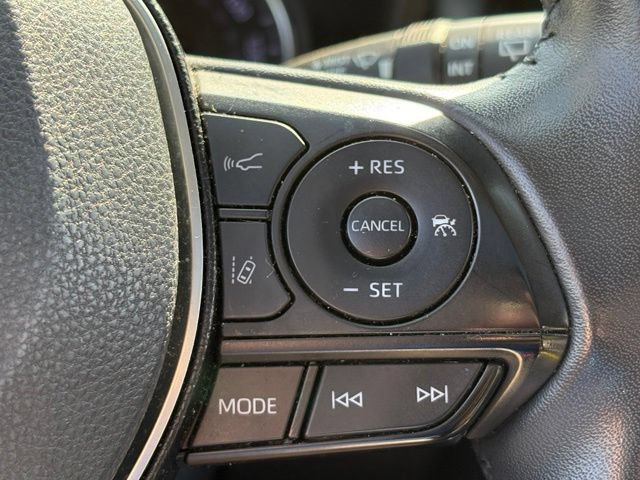 Used 2019 Toyota RAV4 XLE Premium w/ Cold Weather Package AWD/4WD image 16